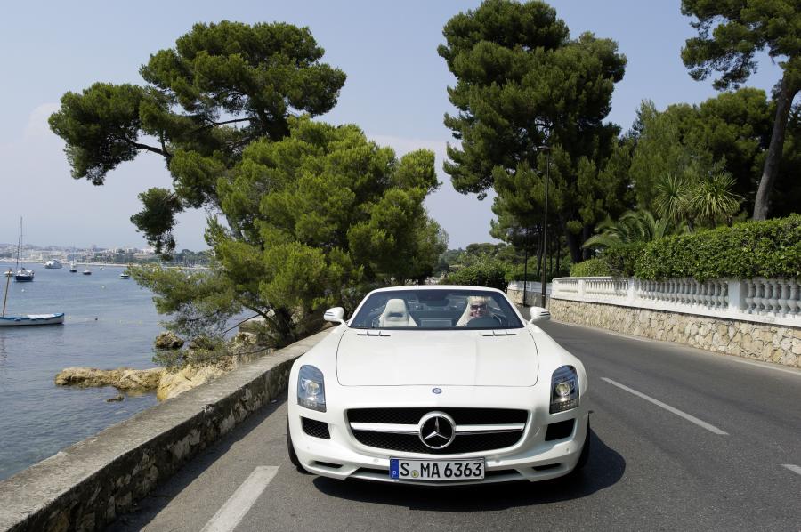  Mercedes-Benz SLS AMG Roadster 2011 года  (фото 113 из 183)